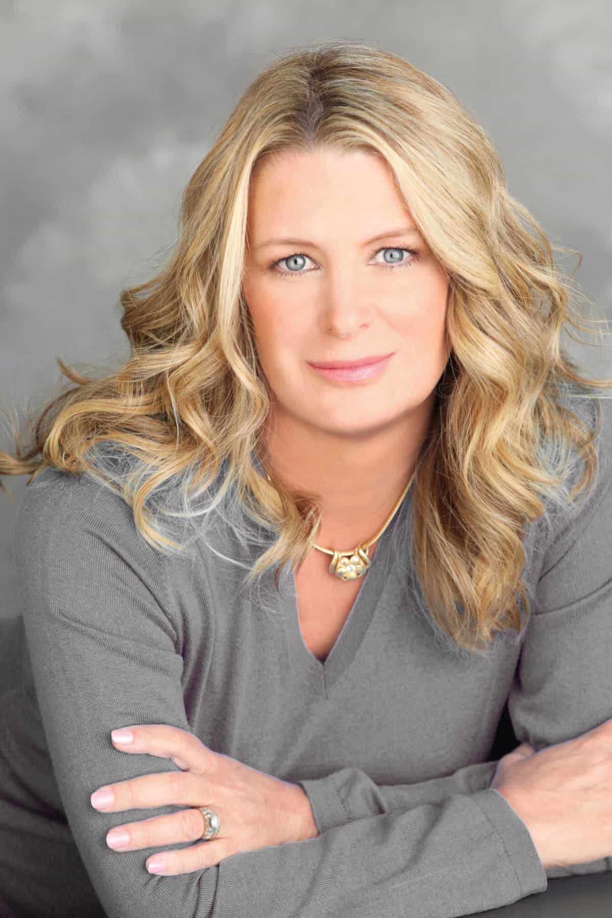 About Kristin - Bio | Kristin Hannah